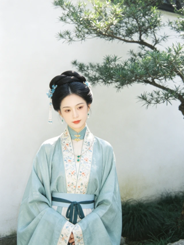 女生明代汉服照片